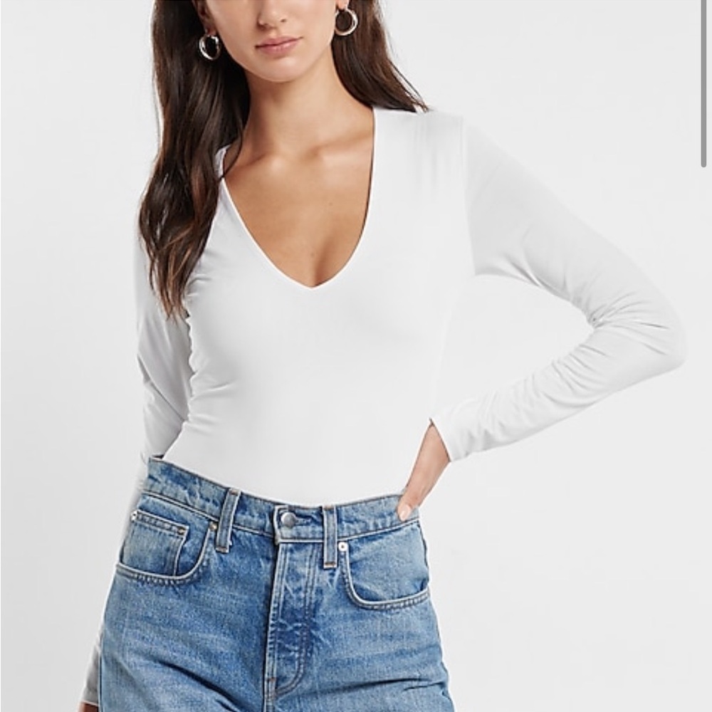 NWOT! Express Body Contour V-Neck Long Sleeve Bodysuit - XS, White (Sold out!)